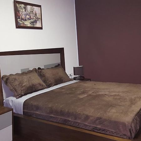 Mimino Apartment Deluxe First Line Batumi Ruang foto