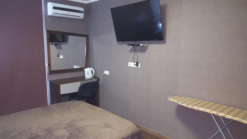 Mimino Apartment Deluxe First Line Batumi Ruang foto