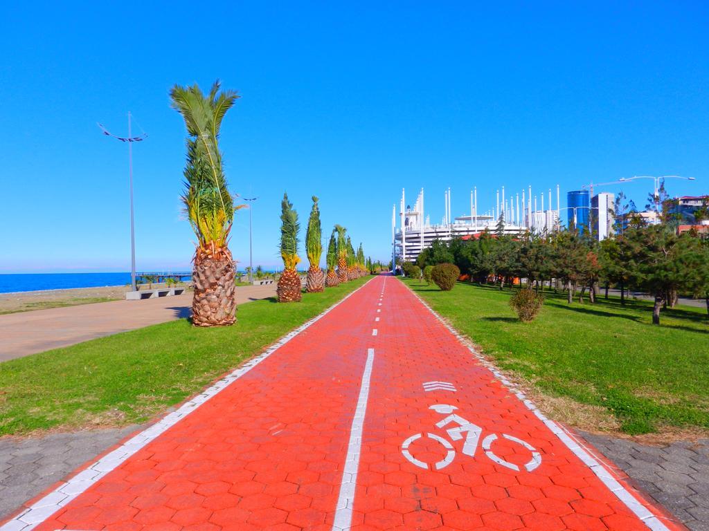 Mimino Apartment Deluxe First Line Batumi Bagian luar foto